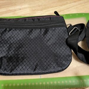 Thirty One black crossbody bag